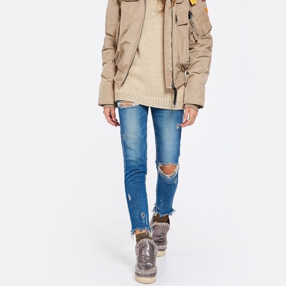 MOU Summer Eskimo Sneaker with Star Motif / Metal MOU Logo. - Picture 13 of 13